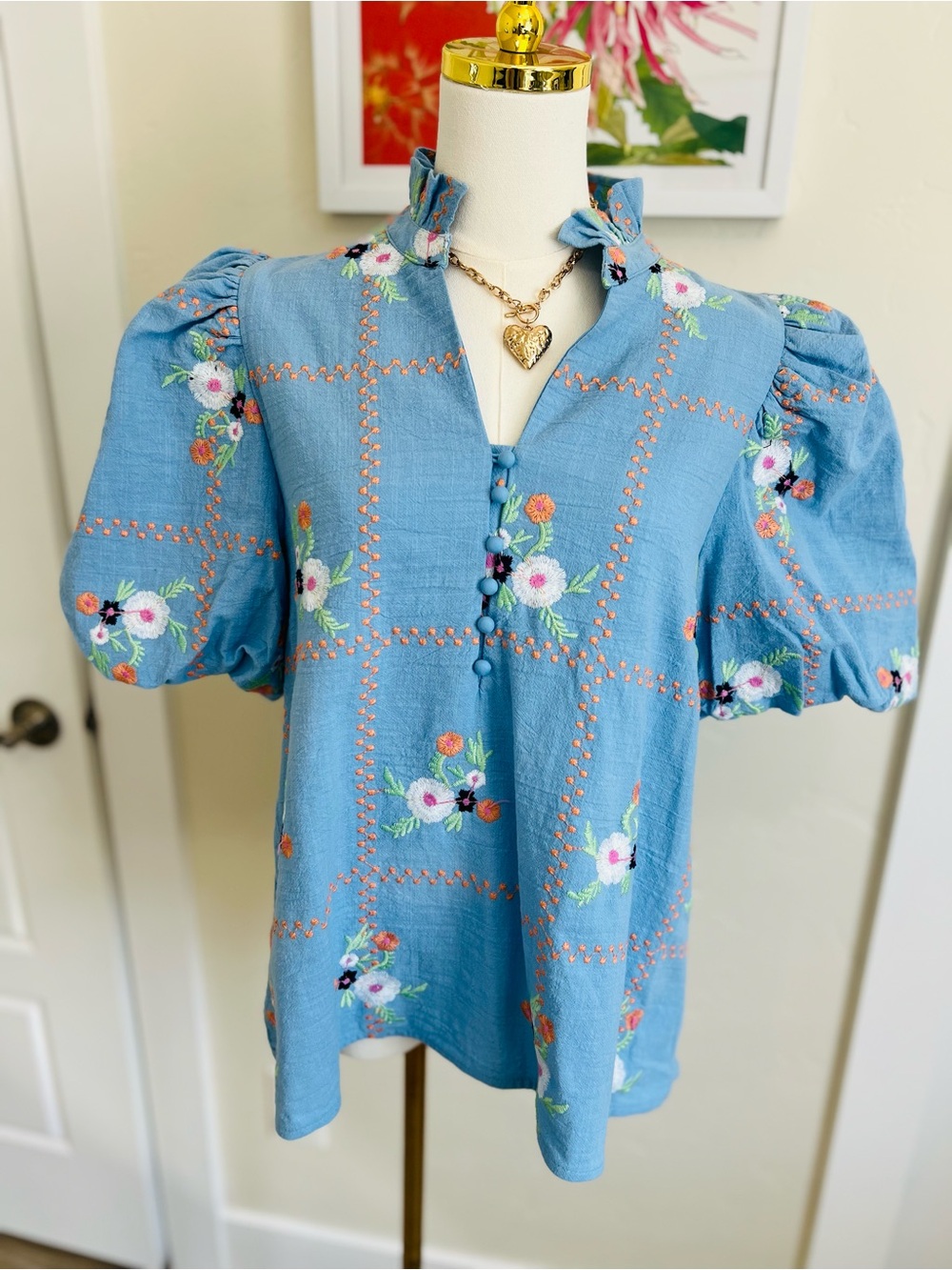 entro Blue Floral Embroidered Puff-Sleeve Blouse ~M~ 🌷 - Picture 1 of 4